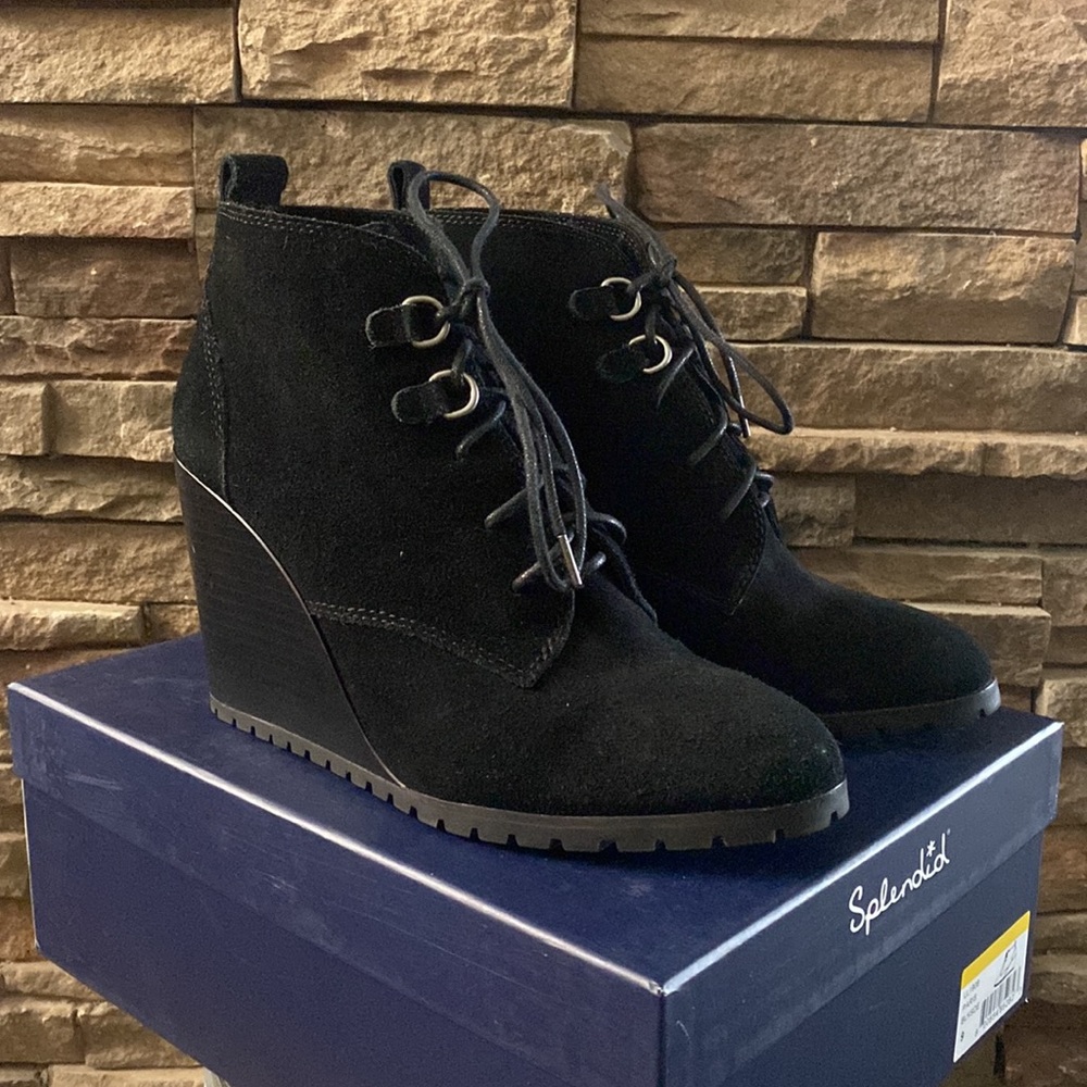 Splendid Paris Black Suede Lace-
Up Wedge Ankle Bootie Women's Size 9